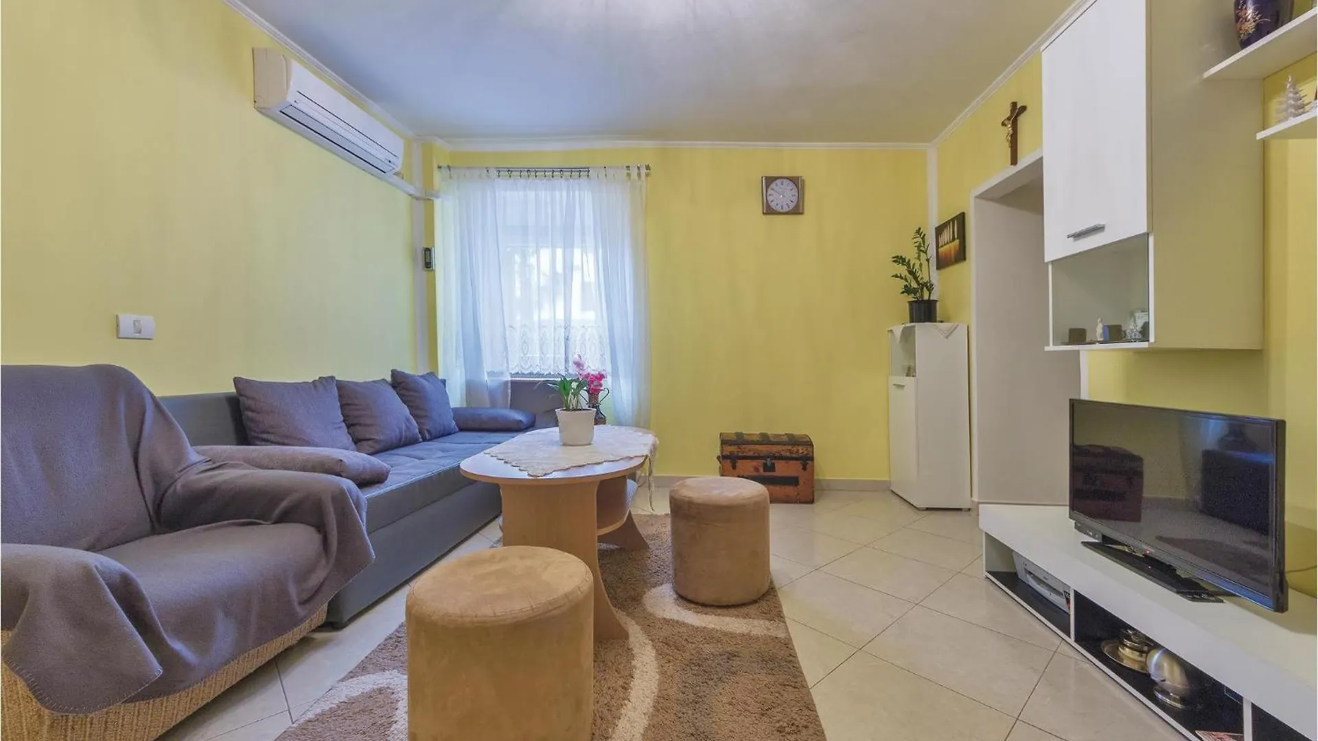 2 Bedroom Beautiful Home In Galižana クロアチア