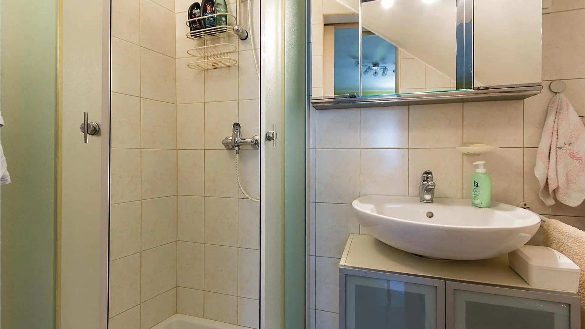 2 Bedroom Beautiful Home In Galižana